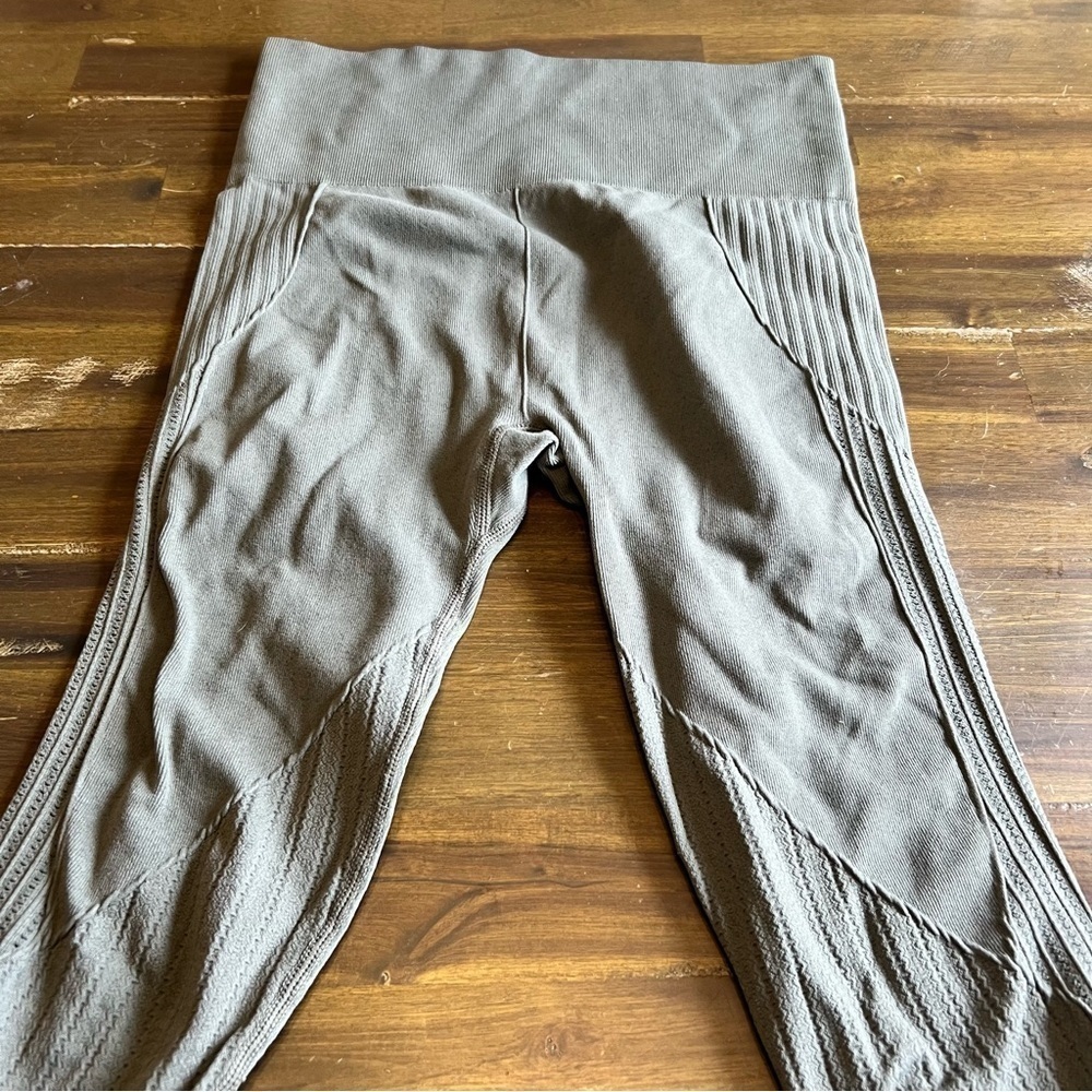 SAVVI Leggings Active Large Cropped Green Sage Textured L Spandex Compression - Picture 8 of 10